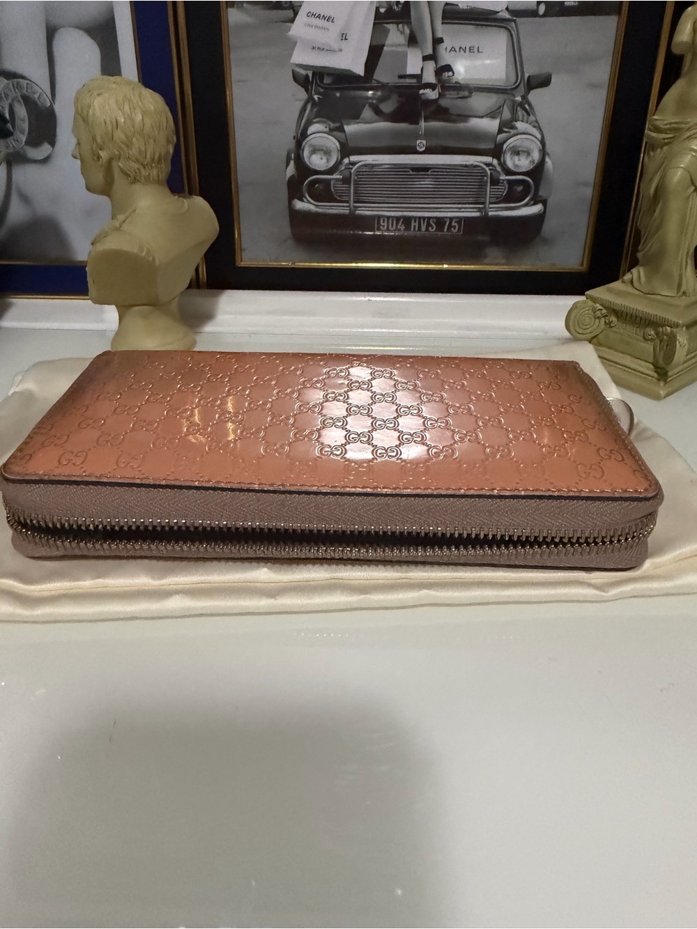 Gucci Metallic Peach GG Zip Around Wallet w/ COA - Picture 5 of 11